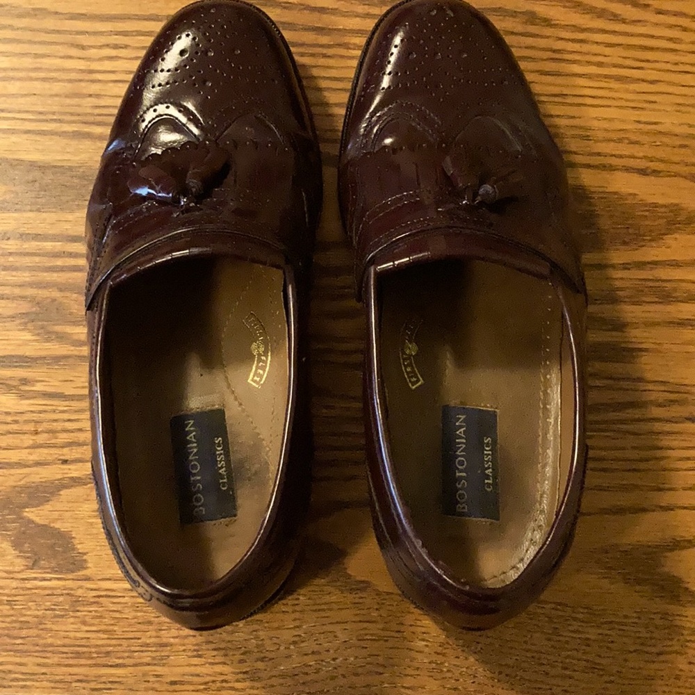 Bostonian classic kilt/tassel wing tip loafer 9.5M